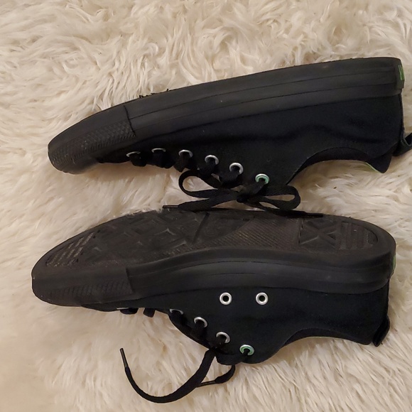 Converse Men's 8 - Picture 2 of 4